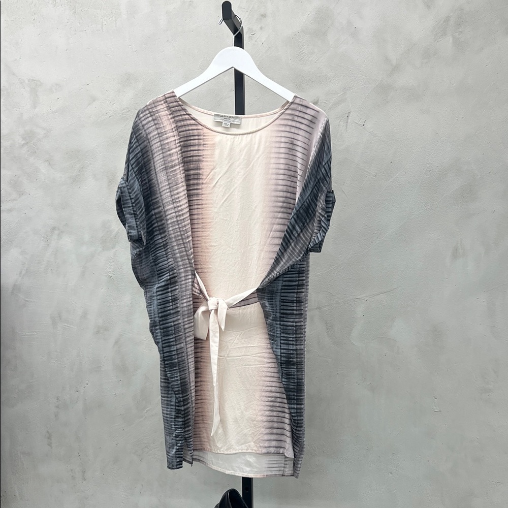 Elegant Striped Women's Top - Black and Cream